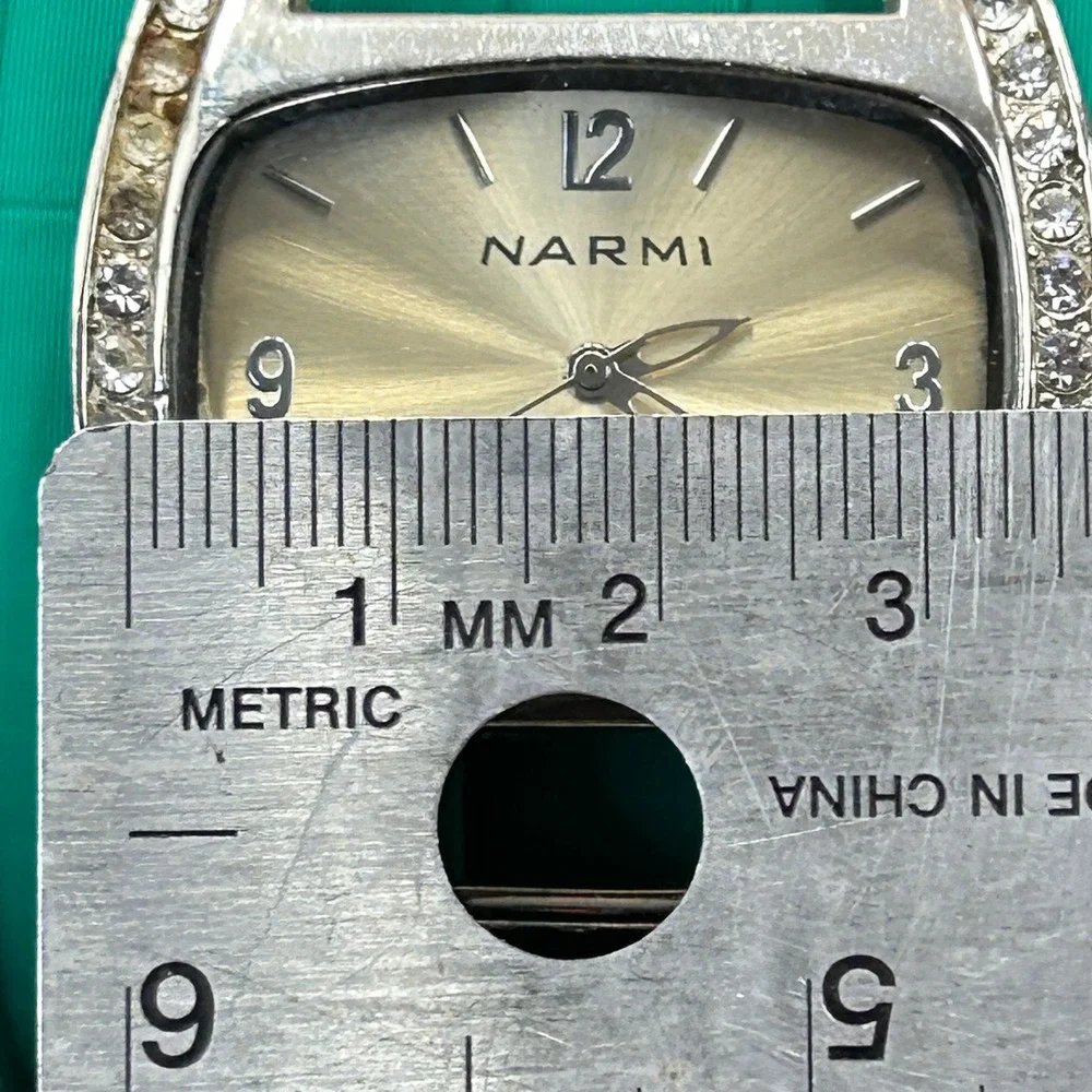 Narmi Womens Crystal Bezel Beaded Stretch‎ Bracelet Watch Silver Tone Boho 32mm